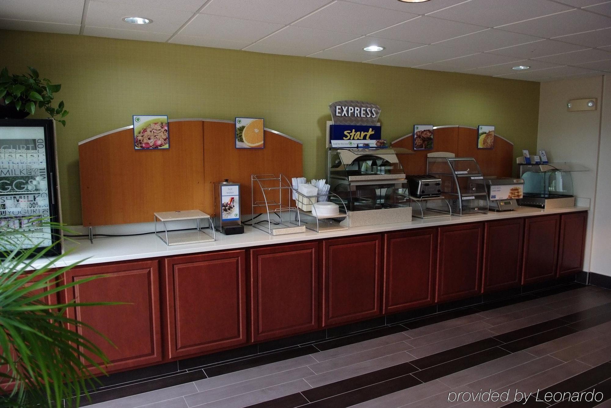 Holiday Inn Express Hotel & Suites Blythewood By Ihg Exterior photo